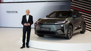 Nowa Toyota C-HR+: nawet 343 KM mocy i więcej miejsca w środku